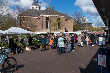 Welkom op de Markt in Emmen! De Grootste Markt van Noord Nederland